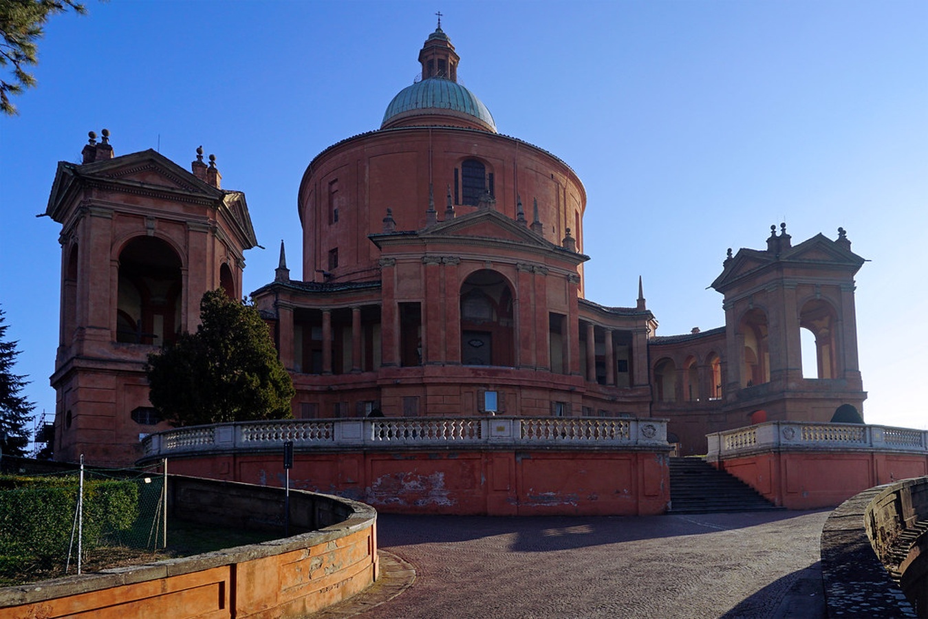 Santuario di san luca 康美恰恩堤 艺术酒店 ボローニャ
