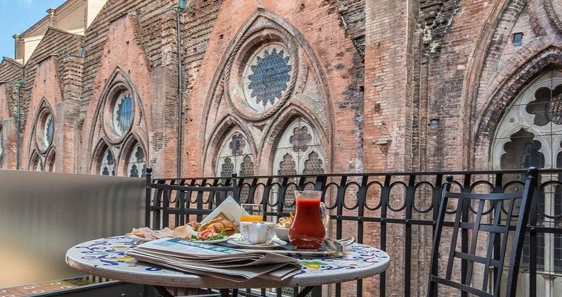 THE FLAMES AND THE BRENTATORI: LIFE IN THE MEDIEVAL BOLOGNA 康美恰恩堤 艺术酒店 ボローニャ THE FLAMES AND THE BRENTATORI: LIFE IN THE MEDIEVAL BOLOGNA 康美恰恩堤 艺术酒店 ボローニャ