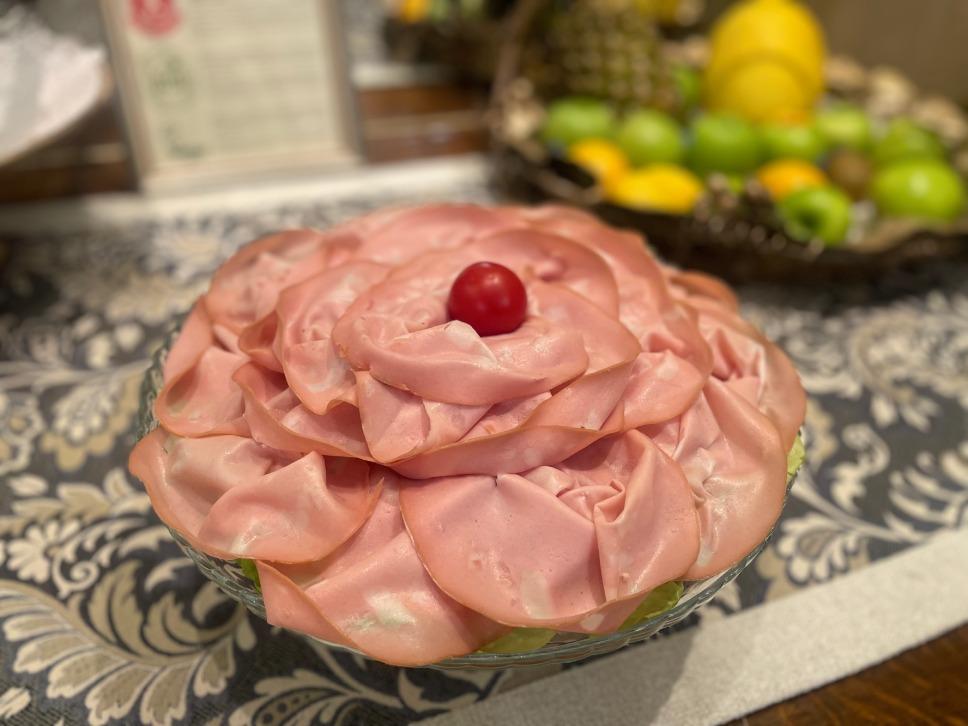 MORTADELLA, A TASTE AND A STORY FROM BOLOGNA 康美恰恩堤 艺术酒店 ボローニャ MORTADELLA, A TASTE AND A STORY FROM BOLOGNA 康美恰恩堤 艺术酒店 ボローニャ